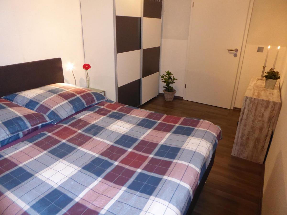 Weiss-Ferienwohnung เควดลินบวร์ก ภายนอก รูปภาพ